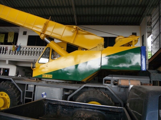 ขายรถเครน 4 ล้อ  KATO  20 H  เอกสารเล่มทะเบียน ไฟฟ้าครบ มีจิ๊ป ยางดี 4 เส้น