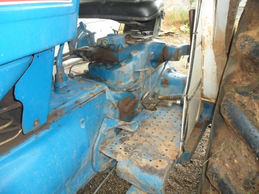 ฝากขาย รถไถฟอร์ด 6610 เพลาเดียว รุ่นปั้มเหลี่ยม พร้อมอุปกรณ์ รถห้างแองโกลไทย สีเดิมๆ