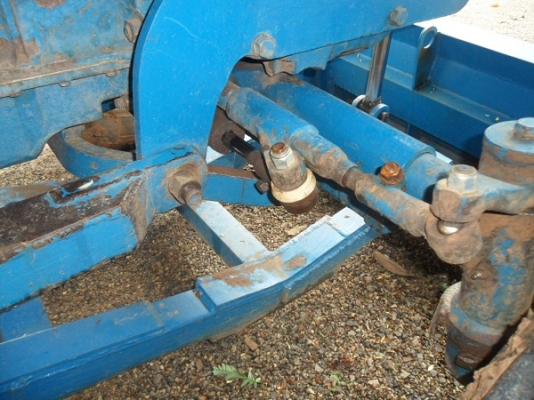 ฝากขาย รถไถฟอร์ด 6610 เพลาเดียว รุ่นปั้มเหลี่ยม พร้อมอุปกรณ์ รถห้างแองโกลไทย สีเดิมๆ