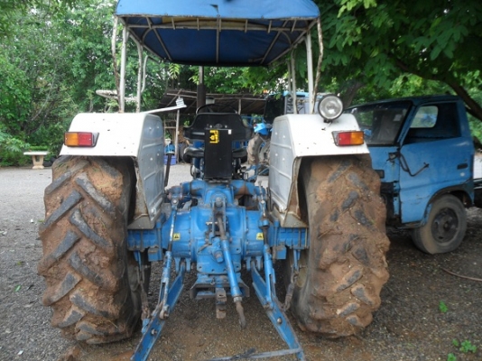 ฝากขาย รถไถฟอร์ด 6610 เพลาเดียว รุ่นปั้มเหลี่ยม พร้อมอุปกรณ์ รถห้างแองโกลไทย สีเดิมๆ