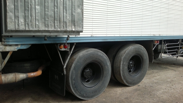 รถ10ล้อตู้ fuso 195