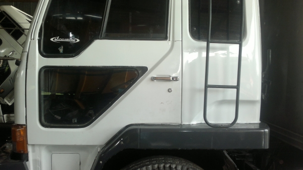 รถ10ล้อตู้ fuso 195