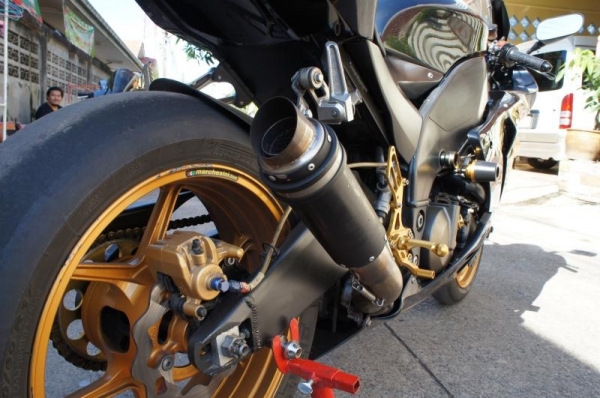 ขายzx10r 04-05 แต่งเตม สพมแล้ว