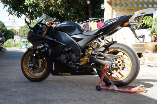 ขายzx10r 04-05 แต่งเตม สพมแล้ว