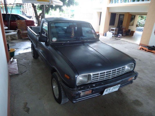 ขายรถกระบะ Mazda Familia สีเทา ราคา 45,000 บาท +++++++