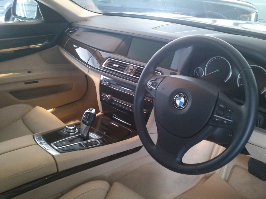 BMW 730li ดาวน์ 0\% BMW 730li ดาวน์ 0\%