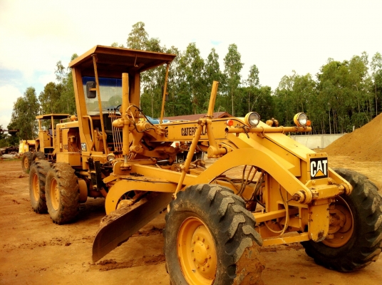 ขายรถเกรด. CAT. 140g. เครื่อง5md. 8z. ซีเลี่ยน. สูง 3พันกว่า. เอกสารครบ