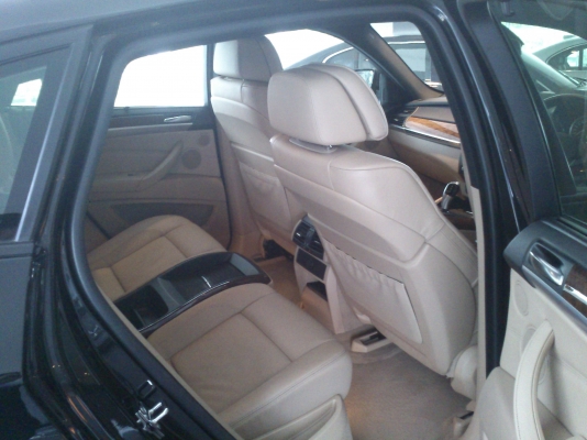 BMW X6 3.5i ใช้เงินออกรถ 1 แสน BMW X6 3.5i ใช้เงินออกรถ 1 แสน