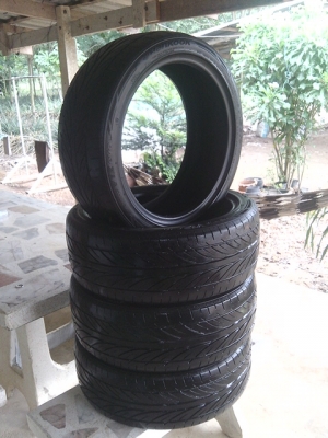 ขายยาง  HANKOOK  ปี 2010   205/45/17   ดอกเยอะอยู่