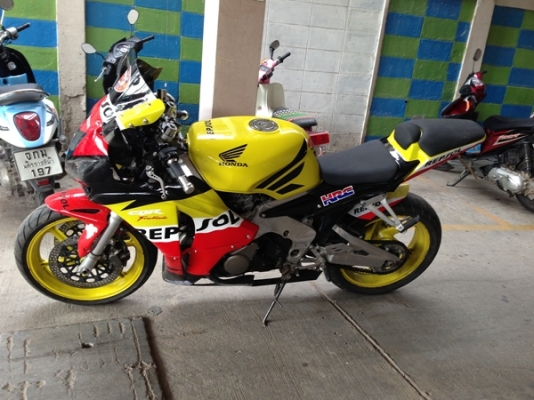 ขายCBR400 ปี93 ทะเบียนแท้ วิ้ง 200+  สภาพ 99.99\%