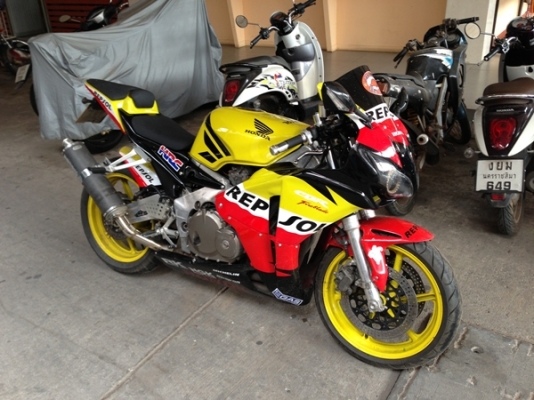 ขายCBR400 ปี93 ทะเบียนแท้ วิ้ง 200+  สภาพ 99.99\%