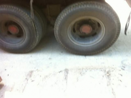 รถอิซูซุ 10 ล้อ หัวลาก 270 แรงม้า  ปี 45 ( ขายแม่ลูก )  สนใจติดต่อ 081 - 6079515