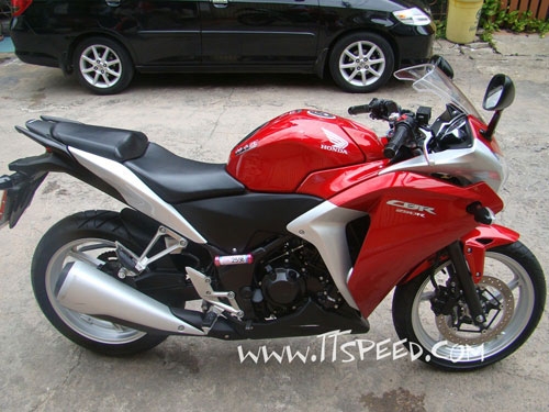 มาใหม่คันที่2!! ขาย CBR 250R รถวิ่งมา 850 โลสภาพใหม่