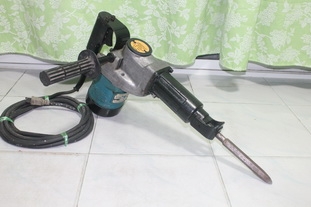 เครื่องสว่านและสกัดคอนกรีตไฟฟ้า 2 ระบบยี่ห้อmakita รุ่นhr3850 พร้อมใช้ครับ