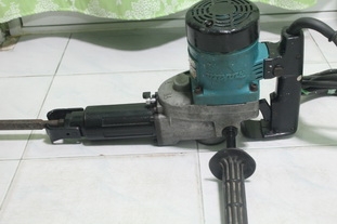 เครื่องสว่านและสกัดคอนกรีตไฟฟ้า 2 ระบบยี่ห้อmakita รุ่นhr3850 พร้อมใช้ครับ