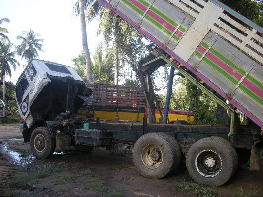 ขาย FUSO 527MA 195 HP ไม่มีเทอร์โบนะครับ บ่องตง