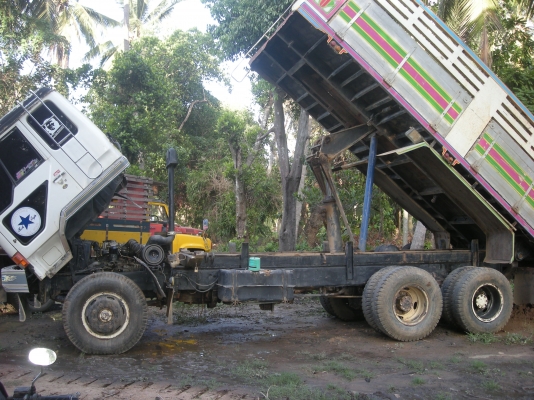 ขาย FUSO 527MA 195 HP ไม่มีเทอร์โบนะครับ บ่องตง