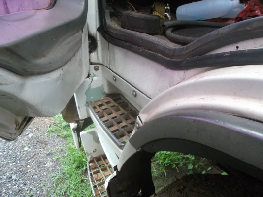 ขายด่วนรถสิบล้อFM3Mดรั้ม2เพลาเครือง240แรงม้าปี38