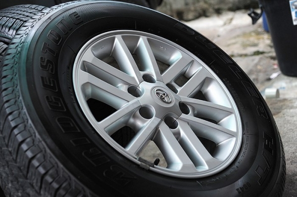 แม็ก Vigo Champ 17 พร้อมยางปี 12 สภาพเหมือนป้ายแดง ขายถูก