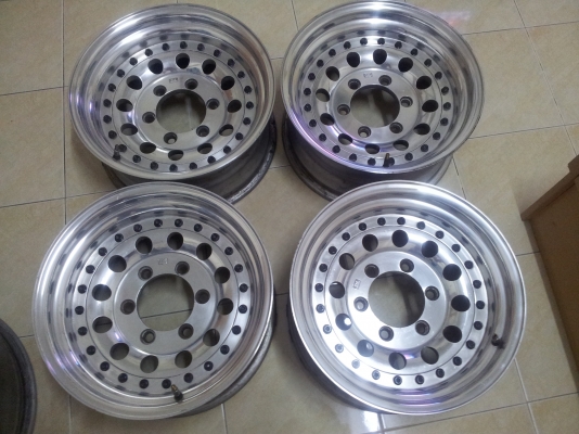ขายล้อหยดน้ำ 2 ชิ้น japan 15x7.5 -13 เบามากๆ ขายล้อหยดน้ำ 2 ชิ้น japan 15x7.5 -13 เบามากๆ