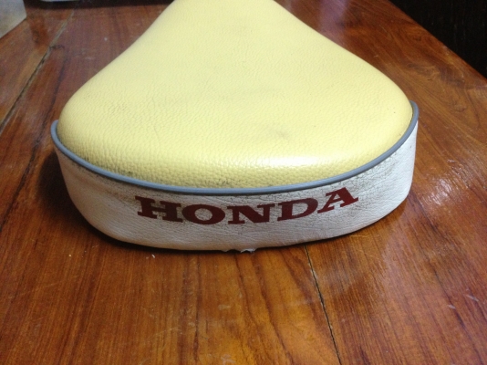 ขายเบาะcถังเเยก สภาพสวย ใส่รถc100ไว้ก่อนถอด ราคา 300 บาทพร้อมส่งครับ