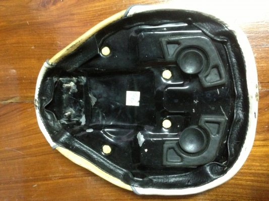 ขายเบาะcถังเเยก สภาพสวย ใส่รถc100ไว้ก่อนถอด ราคา 300 บาทพร้อมส่งครับ ขายเบาะcถังเเยก สภาพสวย ใส่รถc100ไว้ก่อนถอด ราคา 300 บาทพร้อมส่งครับ