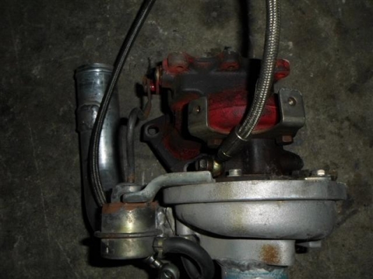 turbo nissan  พร้อม อินเตอร์  และสายน้ำมันถัก 1เส้น