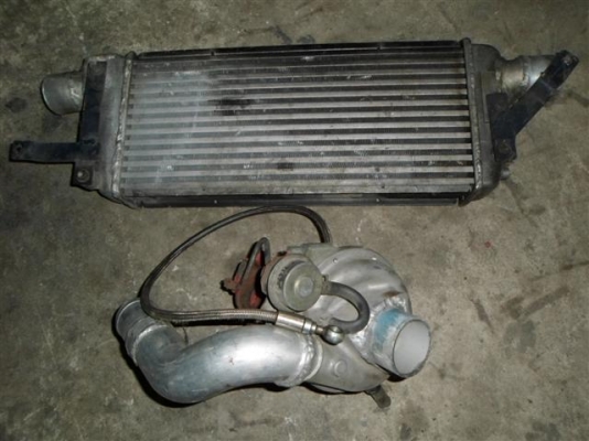 turbo nissan  พร้อม อินเตอร์  และสายน้ำมันถัก 1เส้น