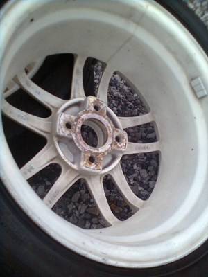 ขายแม็ก 4 รู 100 ขอบ15 พร้อมยาง  185/60R15 ยางmaxxisปี11 จำนวน 1 ชุด