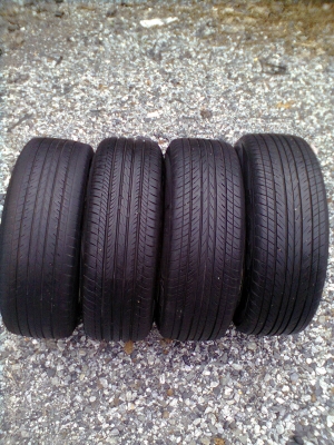 ขายแม็ก 4 รู 100 ขอบ15 พร้อมยาง  185/60R15 ยางmaxxisปี11 จำนวน 1 ชุด