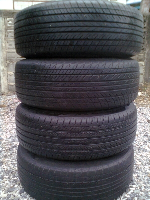 ขายแม็ก 4 รู 100 ขอบ15 พร้อมยาง  185/60R15 ยางmaxxisปี11 จำนวน 1 ชุด