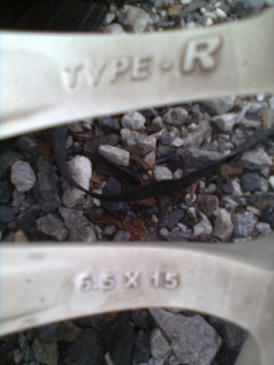 ขายแม็ก 4 รู 100 ขอบ15 พร้อมยาง  185/60R15 ยางmaxxisปี11 จำนวน 1 ชุด