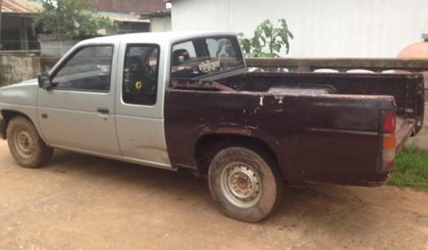 NISSAN BIG M KINGCAB - BD25 MT ปี 36 รถเครื่องแห้งแรงดีมากๆครับ ไม่เคยมีอุบัติเหตุหนักเลย ภายในเก๋งคอนโซลสวยครบพร้อม แอร์เย็น พวงมาลัยธรรมดา กระบะและฝาท้ายมีให้ครบพร้อมไม่ผุกร่อน ช่วงล่างคัชซีมีผุบ้างเล็กน้อยพร้อมใช้งานได้เลย ยางสภาพดี 60\% เอกสารเล่มทะเบี NISSAN BIG M KINGCAB - BD25 MT ปี 36 รถเครื่องแห้งแรงดีมากๆครับ ไม่เคยมีอุบัติเหตุหนักเลย ภายในเก๋งคอนโซลสวยครบพร้อม แอร์เย็น พวงมาลัยธรรมดา กระบะและฝาท้ายมีให้ครบพร้อมไม่ผุกร่อน ช่วงล่างคัชซีมีผุบ้างเล็กน้อยพร้อมใช้งานได้เลย ยางสภาพดี 60\% เอกสารเล่มทะเบี