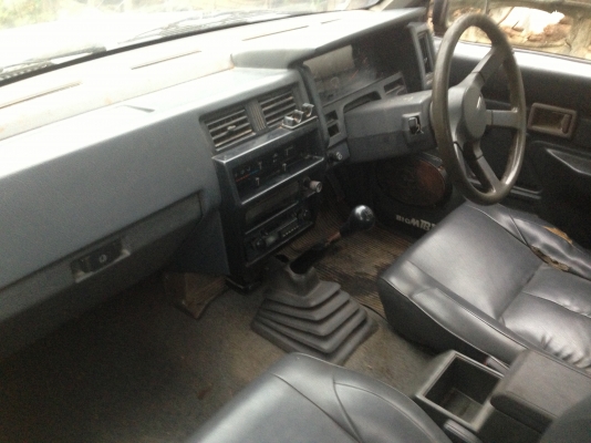 NISSAN BIG M KINGCAB - BD25 MT ปี 36 รถเครื่องแห้งแรงดีมากๆครับ ไม่เคยมีอุบัติเหตุหนักเลย ภายในเก๋งคอนโซลสวยครบพร้อม แอร์เย็น พวงมาลัยธรรมดา กระบะและฝาท้ายมีให้ครบพร้อมไม่ผุกร่อน ช่วงล่างคัชซีมีผุบ้างเล็กน้อยพร้อมใช้งานได้เลย ยางสภาพดี 60\% เอกสารเล่มทะเบี NISSAN BIG M KINGCAB - BD25 MT ปี 36 รถเครื่องแห้งแรงดีมากๆครับ ไม่เคยมีอุบัติเหตุหนักเลย ภายในเก๋งคอนโซลสวยครบพร้อม แอร์เย็น พวงมาลัยธรรมดา กระบะและฝาท้ายมีให้ครบพร้อมไม่ผุกร่อน ช่วงล่างคัชซีมีผุบ้างเล็กน้อยพร้อมใช้งานได้เลย ยางสภาพดี 60\% เอกสารเล่มทะเบี