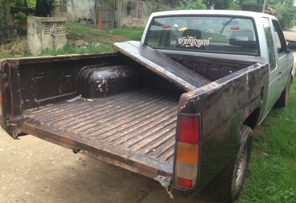 NISSAN BIG M KINGCAB - BD25 MT ปี 36 รถเครื่องแห้งแรงดีมากๆครับ ไม่เคยมีอุบัติเหตุหนักเลย ภายในเก๋งคอนโซลสวยครบพร้อม แอร์เย็น พวงมาลัยธรรมดา กระบะและฝาท้ายมีให้ครบพร้อมไม่ผุกร่อน ช่วงล่างคัชซีมีผุบ้างเล็กน้อยพร้อมใช้งานได้เลย ยางสภาพดี 60\% เอกสารเล่มทะเบี NISSAN BIG M KINGCAB - BD25 MT ปี 36 รถเครื่องแห้งแรงดีมากๆครับ ไม่เคยมีอุบัติเหตุหนักเลย ภายในเก๋งคอนโซลสวยครบพร้อม แอร์เย็น พวงมาลัยธรรมดา กระบะและฝาท้ายมีให้ครบพร้อมไม่ผุกร่อน ช่วงล่างคัชซีมีผุบ้างเล็กน้อยพร้อมใช้งานได้เลย ยางสภาพดี 60\% เอกสารเล่มทะเบี