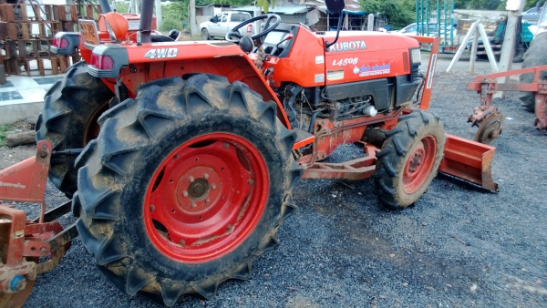 จองวันนี้ ลดทันที 10,000 บาท 27/6/56 KUBOTA L4508   คุณภาพเยี่ยม พร้อมติดใบและผานตราช้างเอาไปเลย