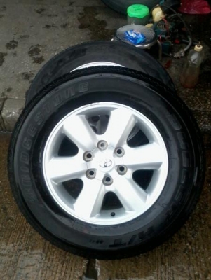 ขายยแม๊กพร้อมยางขอบ 17  สภาพตามรูป ครบชุด 4 เส้น