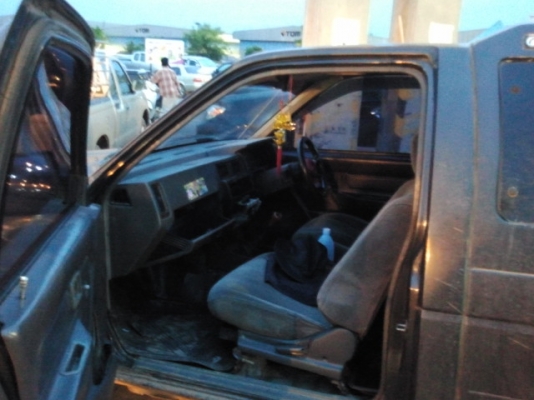 Nissan BigM VAN ปี 90