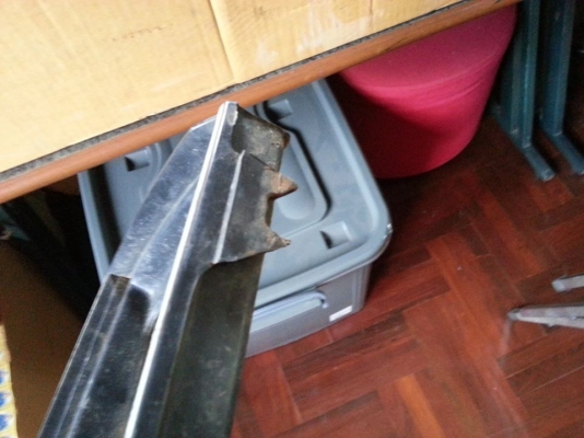 กระจังหน้า Datsun 720