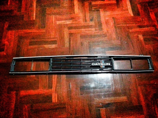 กระจังหน้า Datsun 720