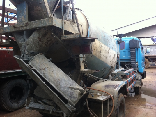 ISUZU (ทะเบียนพร้อมโอน) รถโม่ปูน (โม่นอกทั้งชุด)