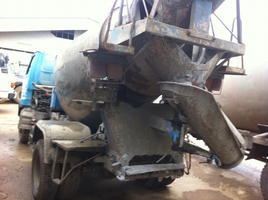 ISUZU (ทะเบียนพร้อมโอน) รถโม่ปูน (โม่นอกทั้งชุด)