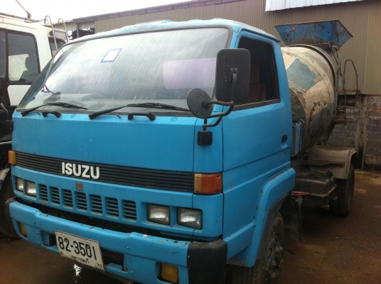 ISUZU (ทะเบียนพร้อมโอน) รถโม่ปูน (โม่นอกทั้งชุด)