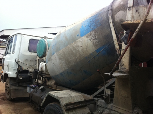 NISSAN (ทะเบียนพร้อมโอน) รถโม่ปูน (โม่นอกทั้งชุด) ช่วงล่างใหญ่ พวงมาลัย POWER เบรกทิฟฟี่ ทะเบียนพร้อมโอน