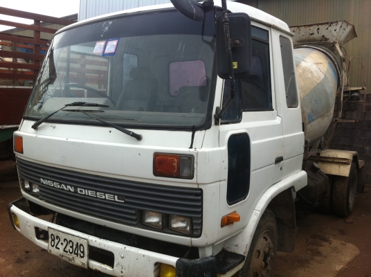 NISSAN (ทะเบียนพร้อมโอน) รถโม่ปูน (โม่นอกทั้งชุด) ช่วงล่างใหญ่ พวงมาลัย POWER เบรกทิฟฟี่ ทะเบียนพร้อมโอน