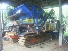 บริการซ่อมรถเกี่ยวข้าว ทุกชนิด ปะผุ ซ่อม เปลี่ยนอะไหร่ แต่ง เเปลง คืนสภาพ ทำสี  ตามต้องการ ราคากันเองที่สุด ปรึกษาเราได้ก็ทำมาแล้ว สิบกว่าคัน เหลือคันหนึ่งจะเสร็จ เราไม่รับรถมารอ ทำเสร็จค่อยรับมาทำต่อ