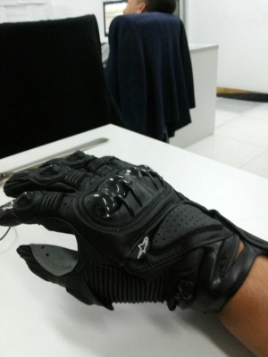 ขายถุงมือ Alpinestars รุ่น S1