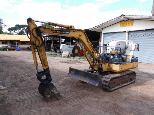 ขายรถแบคโฮ KOMATSU PC-30 รุ่น 6