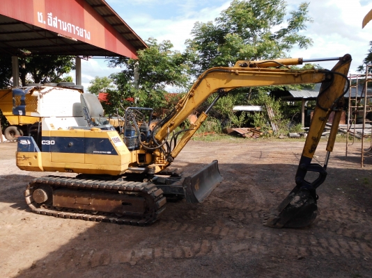 ขายรถแบคโฮ KOMATSU PC-30 รุ่น 6