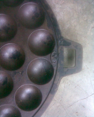 จานหลุมขนมครก